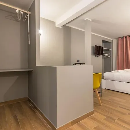 Apartment Dora 33 *